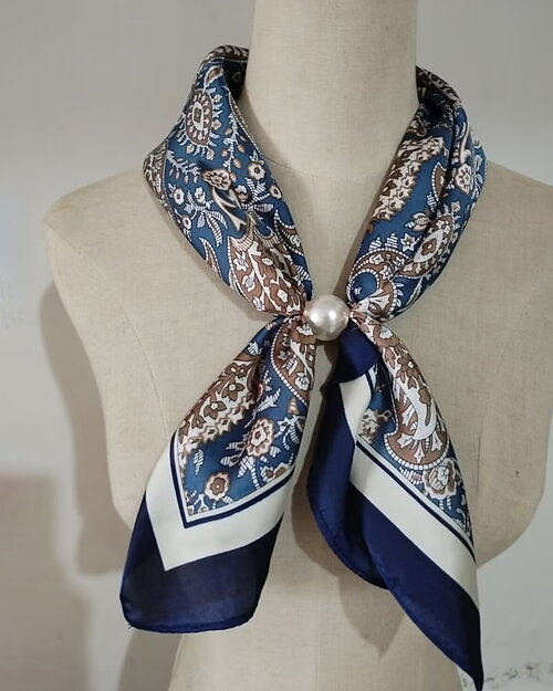Scarf Aliki med magnet mönstrad brun/blå/vit