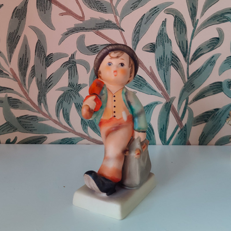  Figurin MJ Hummel  från Goebel  - 3