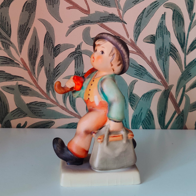  Figurin MJ Hummel  från Goebel 