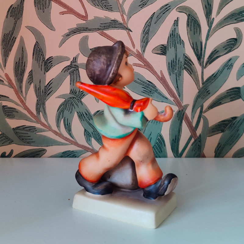  Figurin MJ Hummel  från Goebel  - 2