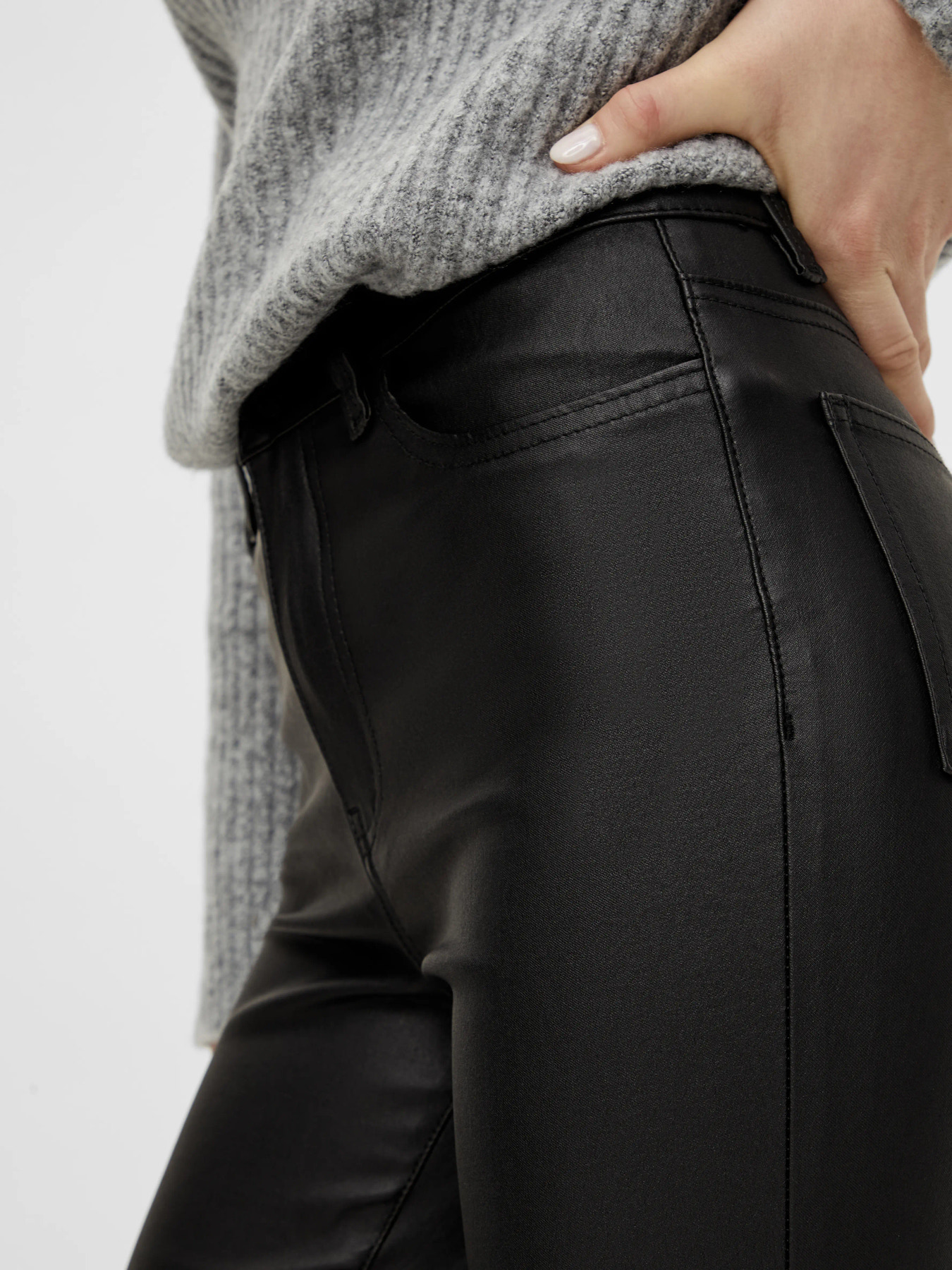 OBJBELLE MW 78 COATED FLARED PANTS DIV Black - 4