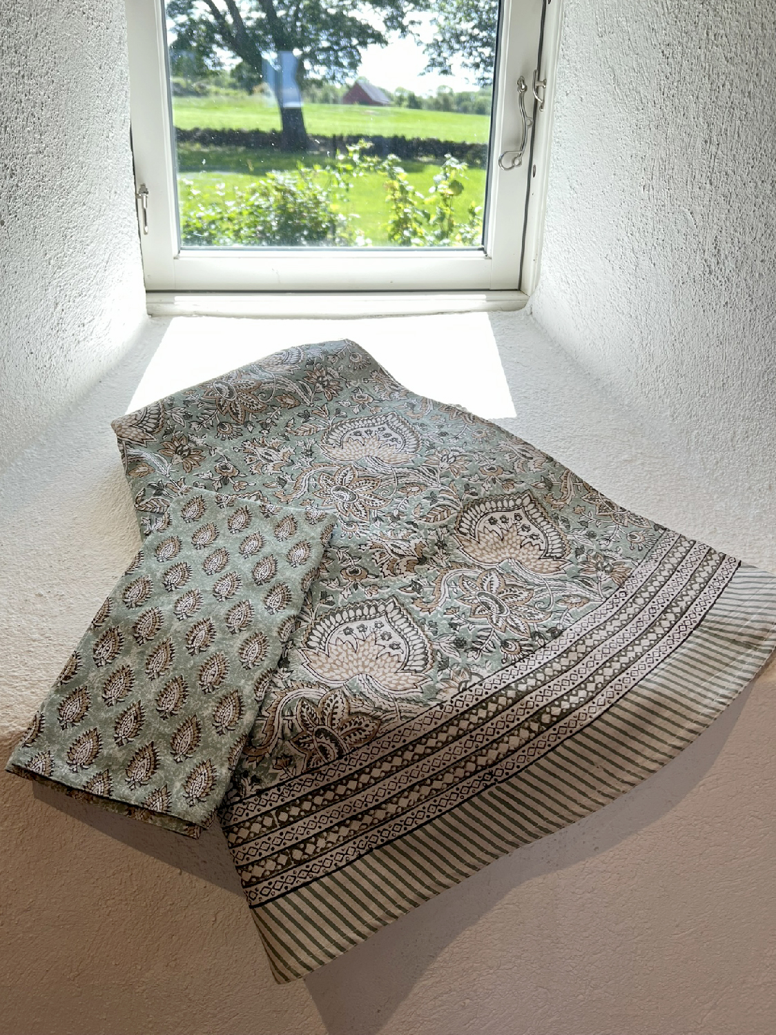 Rund linneduk Parrot Sea Foam Ø220 cm - 2