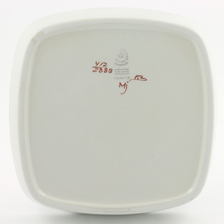 Marianne Johnson (Tenera 1958) Squared Bowl with Blue/Purple Flower Decor  #412-2883  17 cm