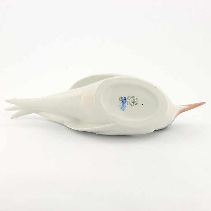 Christian Thomsen (1907) Squatting Tern  #827  9 cm