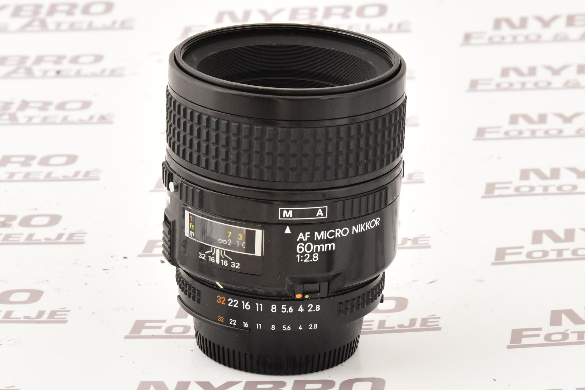 Nikon AF Micro Nikkor 60/2.8 - 2