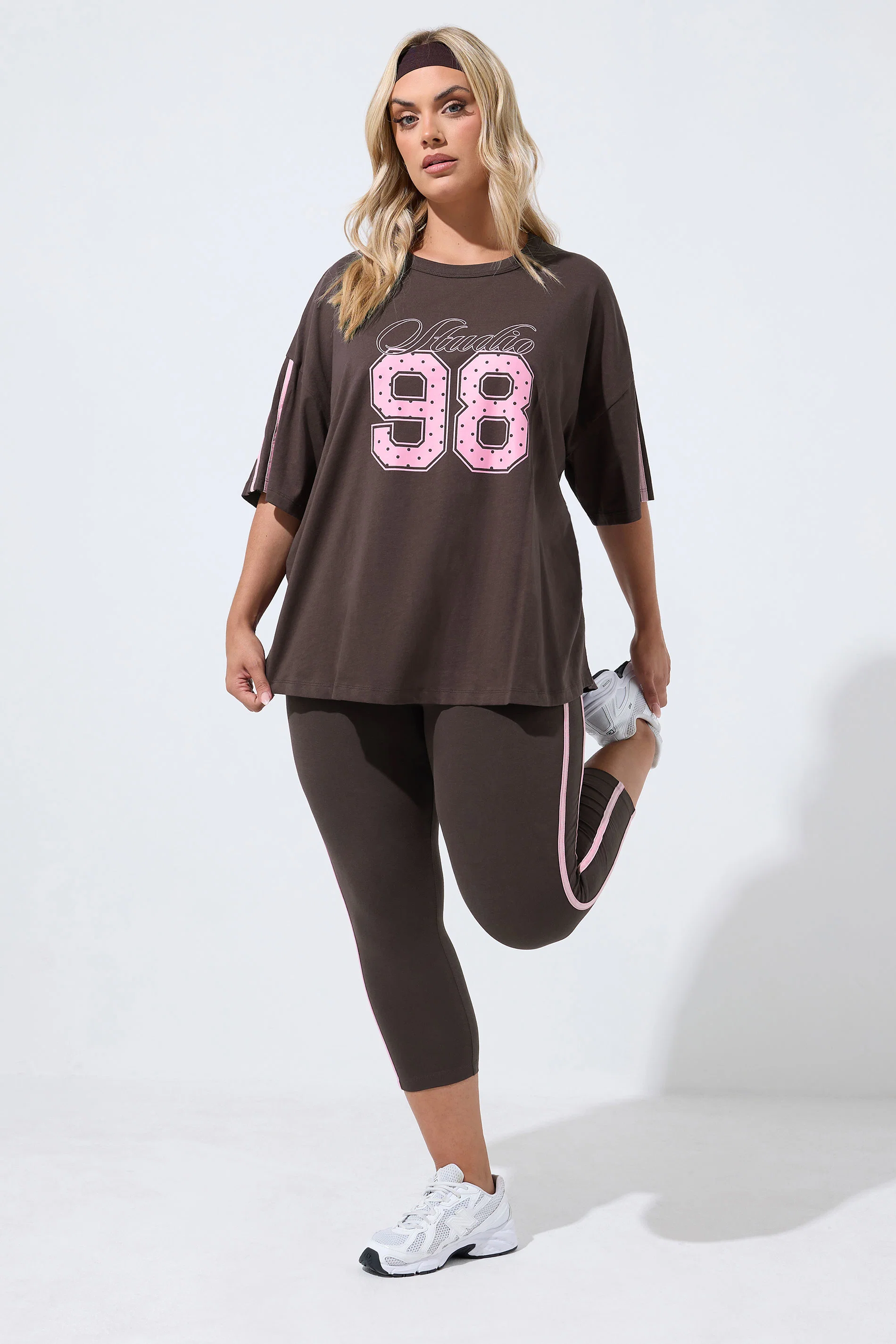 T-shirt med tryck, Studio 98, brun - 3