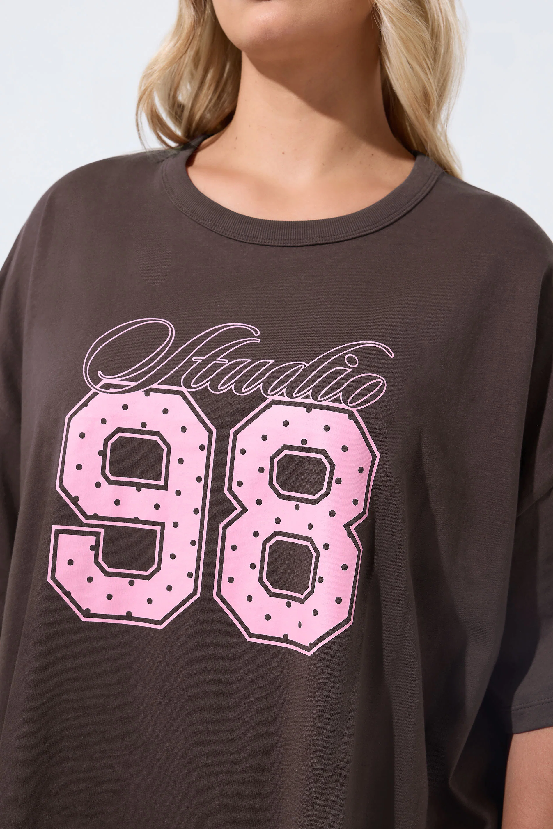 T-shirt med tryck, Studio 98, brun - 5