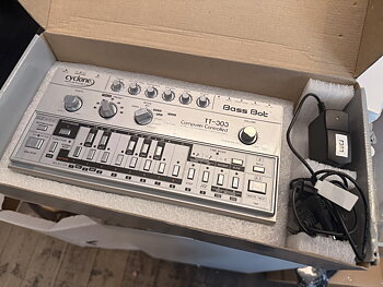 Cyclone TT-303 Bass Bot, beg 