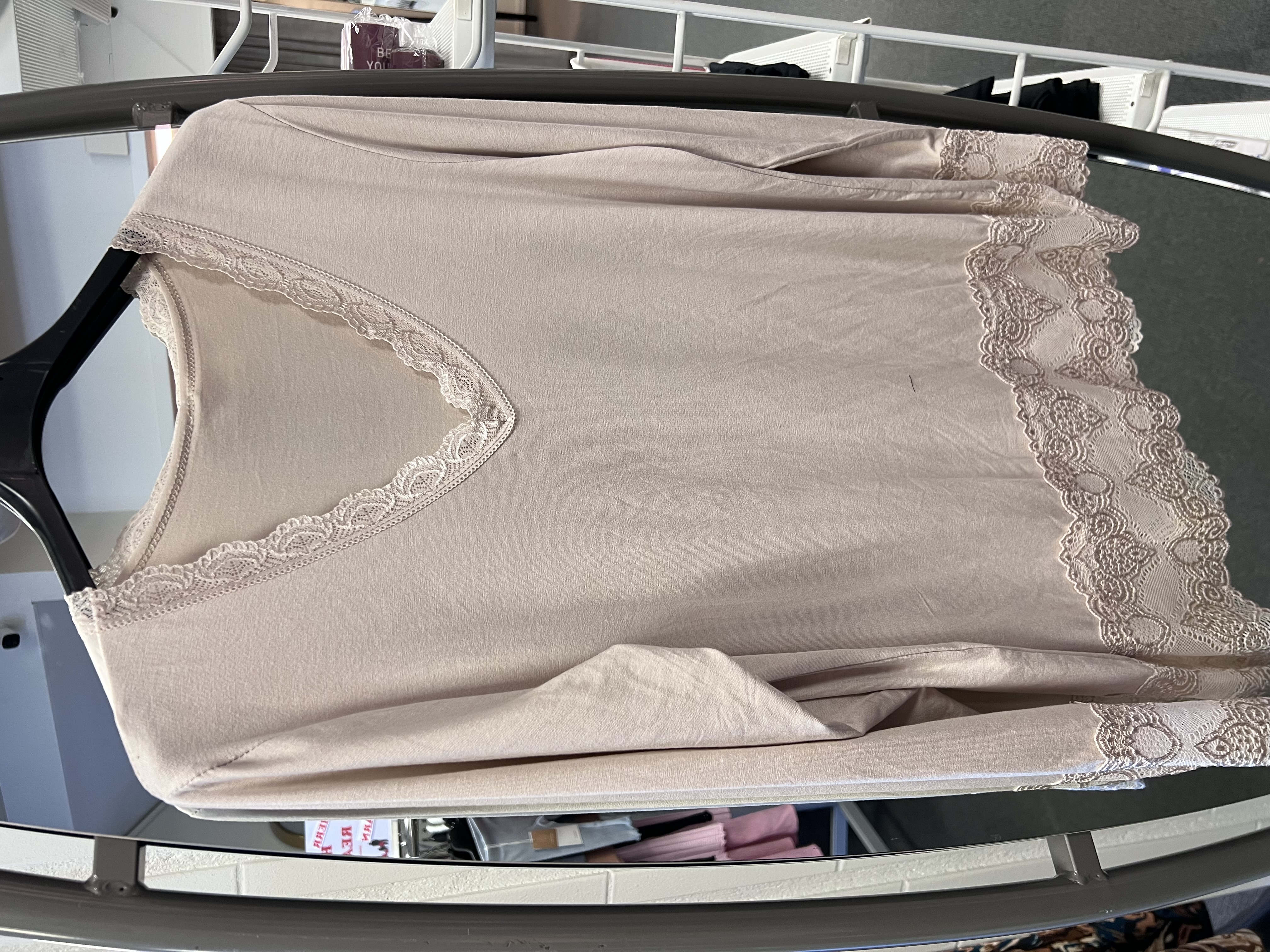 Chica London - Topp med Spets Beige