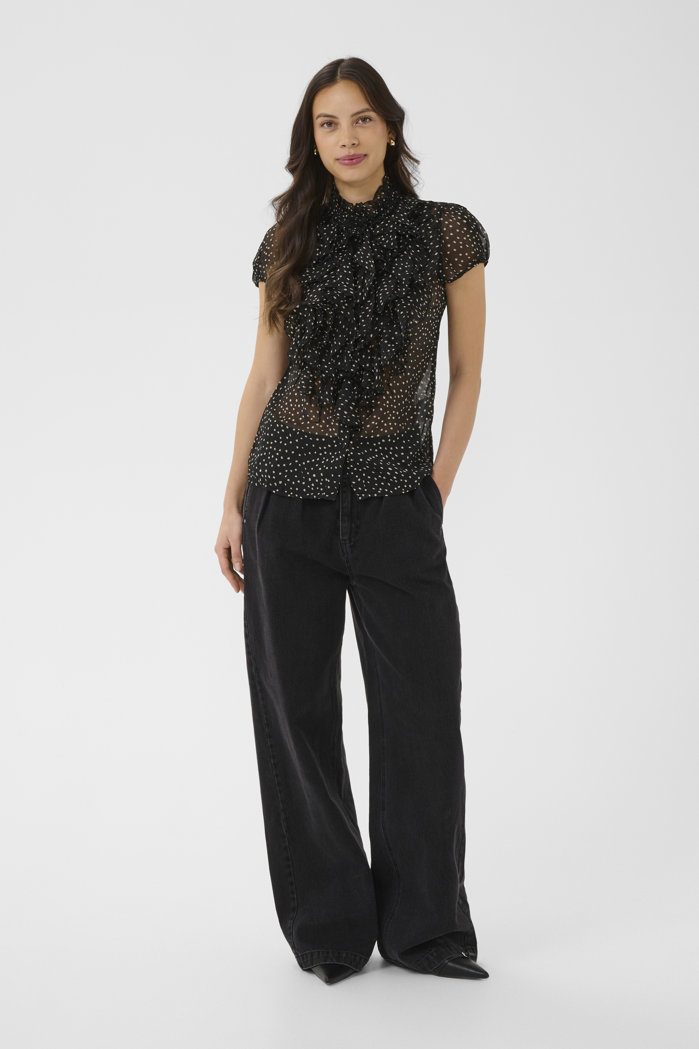 LillySZ Drea SS Blouse Black Dot Svart Prickig kråsblus - 3