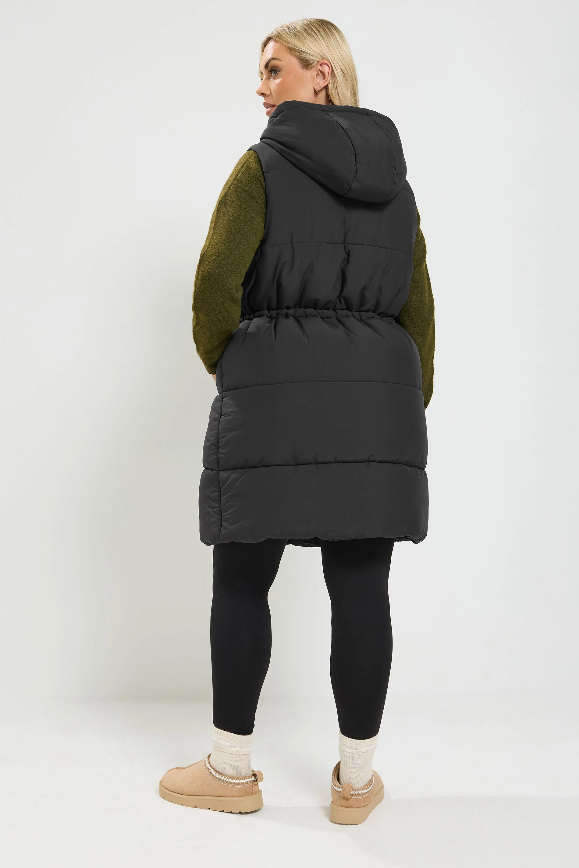 Väst i fodrad modell med luva, svart - 2