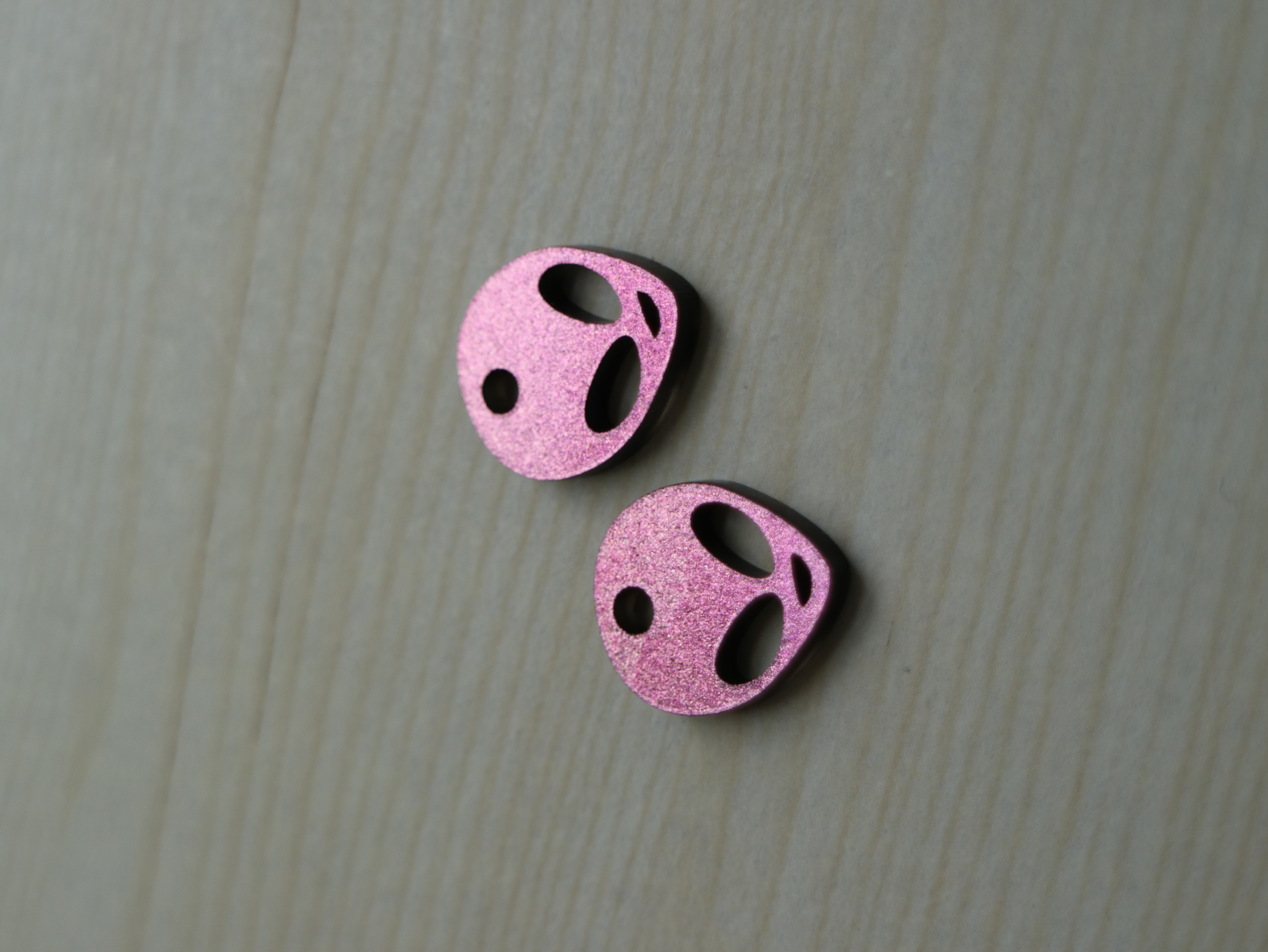 Skimmrande alien rosa/lila hängen
