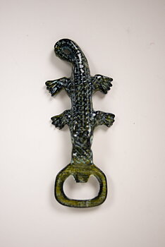 Flasköppnare alligator