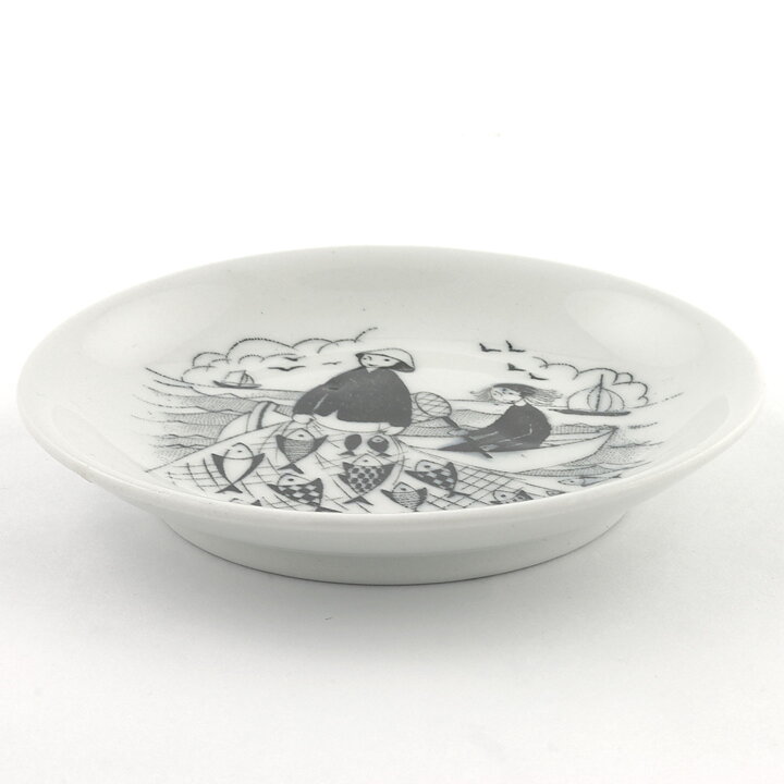 Raija Uosikkinen (Harraste 1950s) Miniature Wall Plate with Fishing by the Sea Motif 9 cm