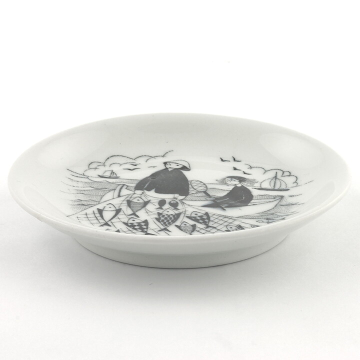 Raija Uosikkinen (Harraste 1950s) Miniature Wall Plate with Fishing by the Sea Motif 9 cm