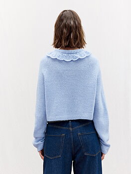 Sandnes Bloom Cardigan 2606_04  (23 m mönsterstick st 3,5)