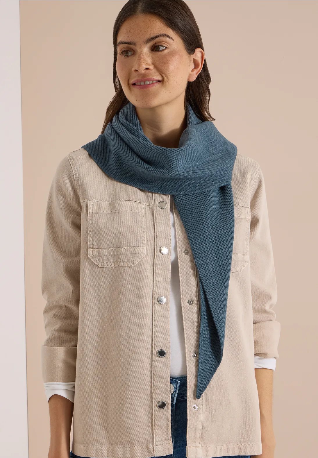 Small Knit Triangle - Mountain Air Blue - Cecil