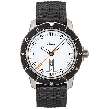 105.011  Sinn 105 St Sa W tygband svart