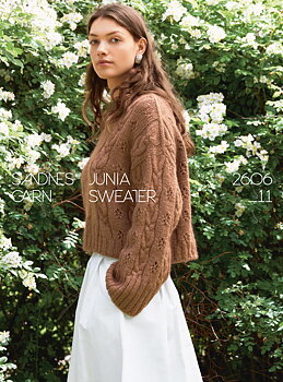 Sandnes Junia Sweater 2606_11  (19 m flätstick st 5,0)