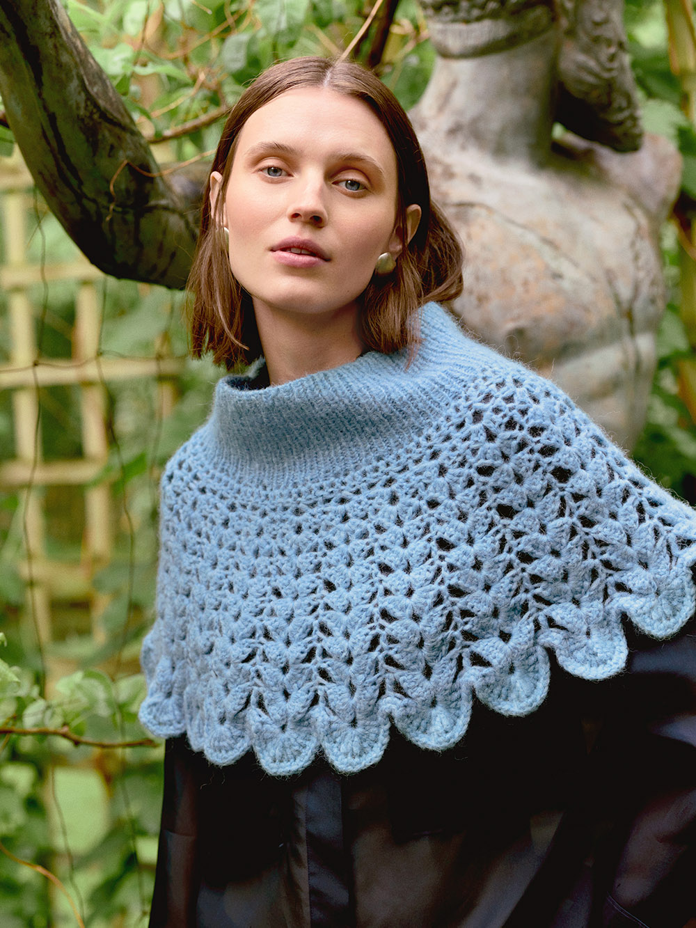 Sandnes Flowerfield Poncho 2606_15  (Virknål 6, stickor 4,5) - 3
