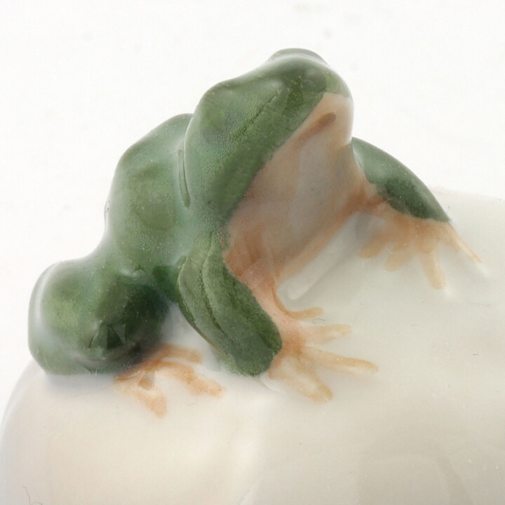 エリック・ニールセン  石の上のカエル  4cm  1891年  #507