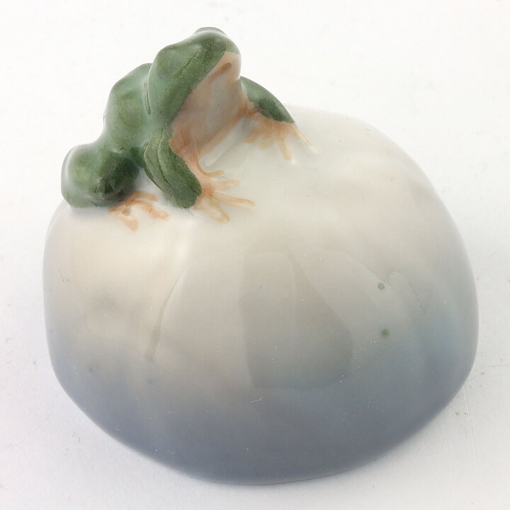 Erik Nielsen (1891) Frog on Stone  #507  4 cm