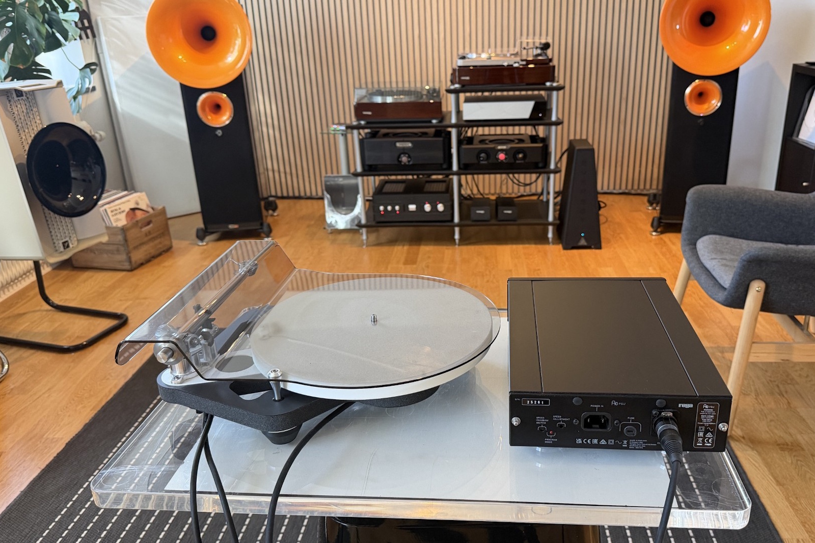 Rega Planar 10 & Apheta 3 - Beg skivspelarpaket - 3