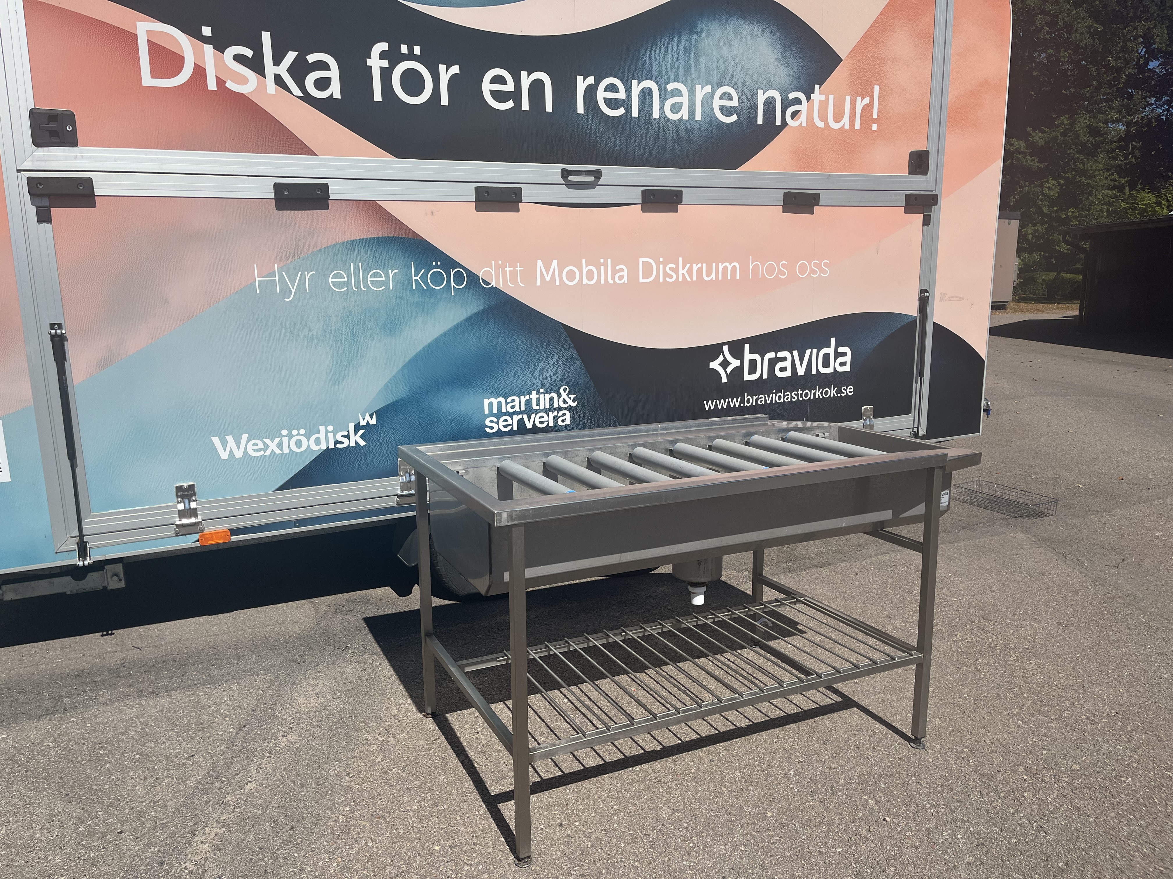 Rostfri inmatningsbänk med hel bassäng - 2