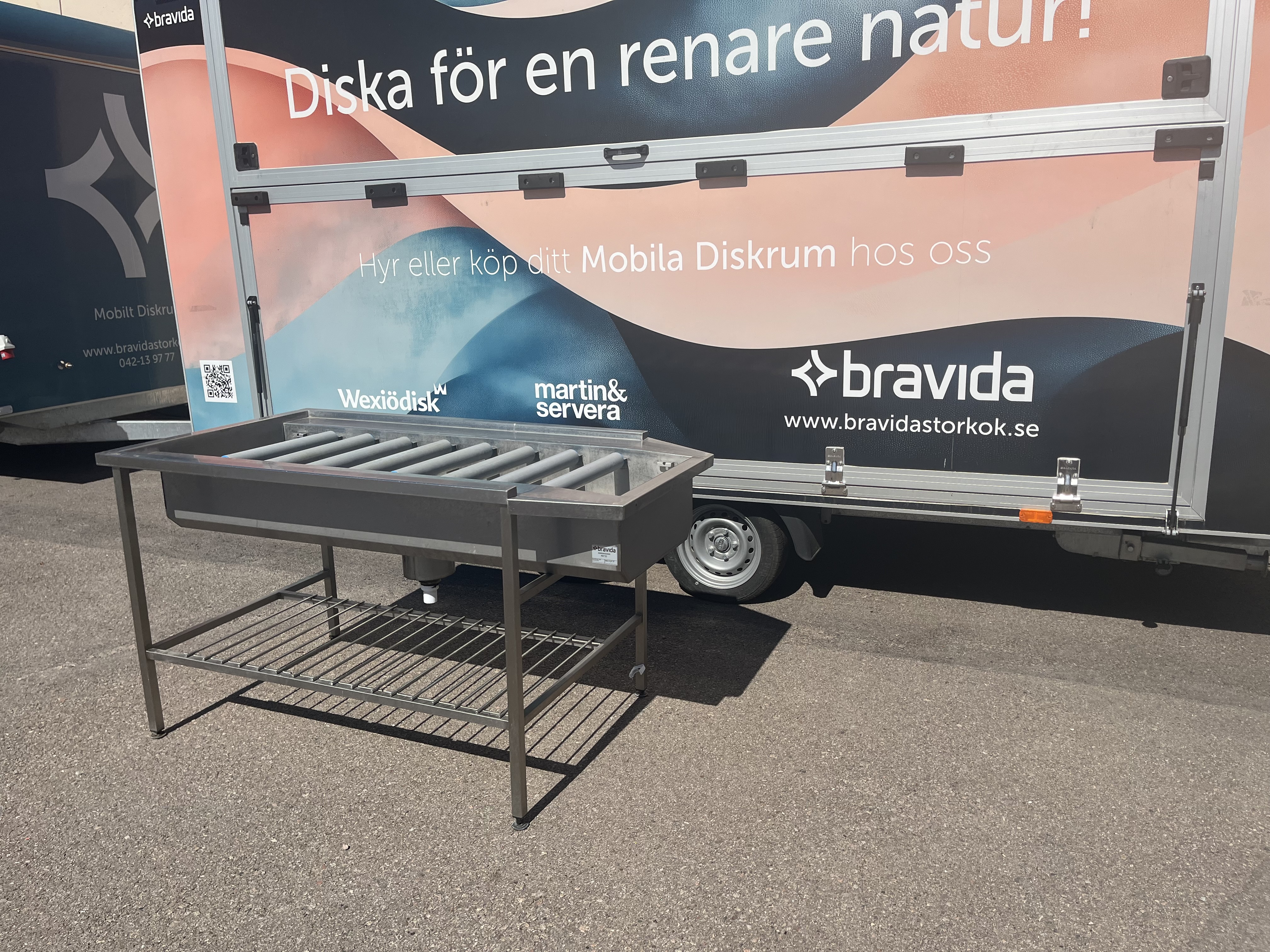 Rostfri inmatningsbänk med hel bassäng - 3