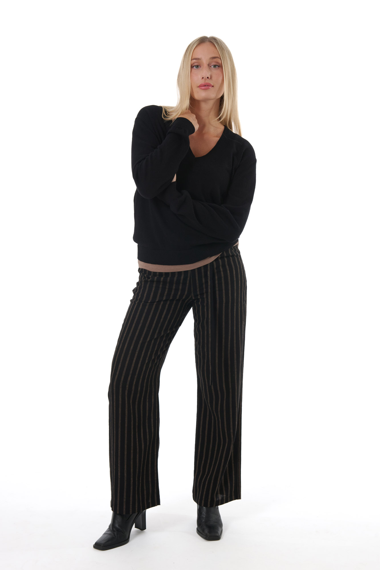 Naemi jumper  svart