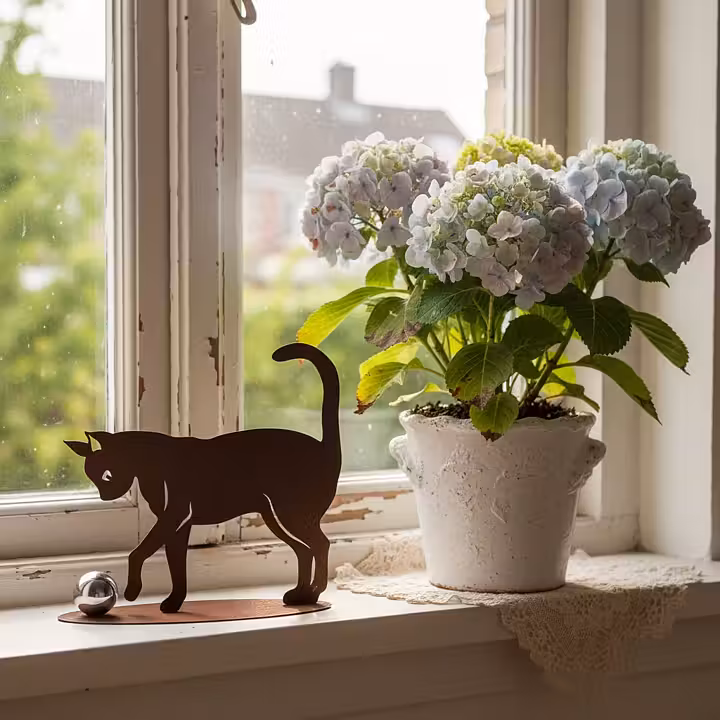 Katt med silverklot 20x19 cm Metall - 2