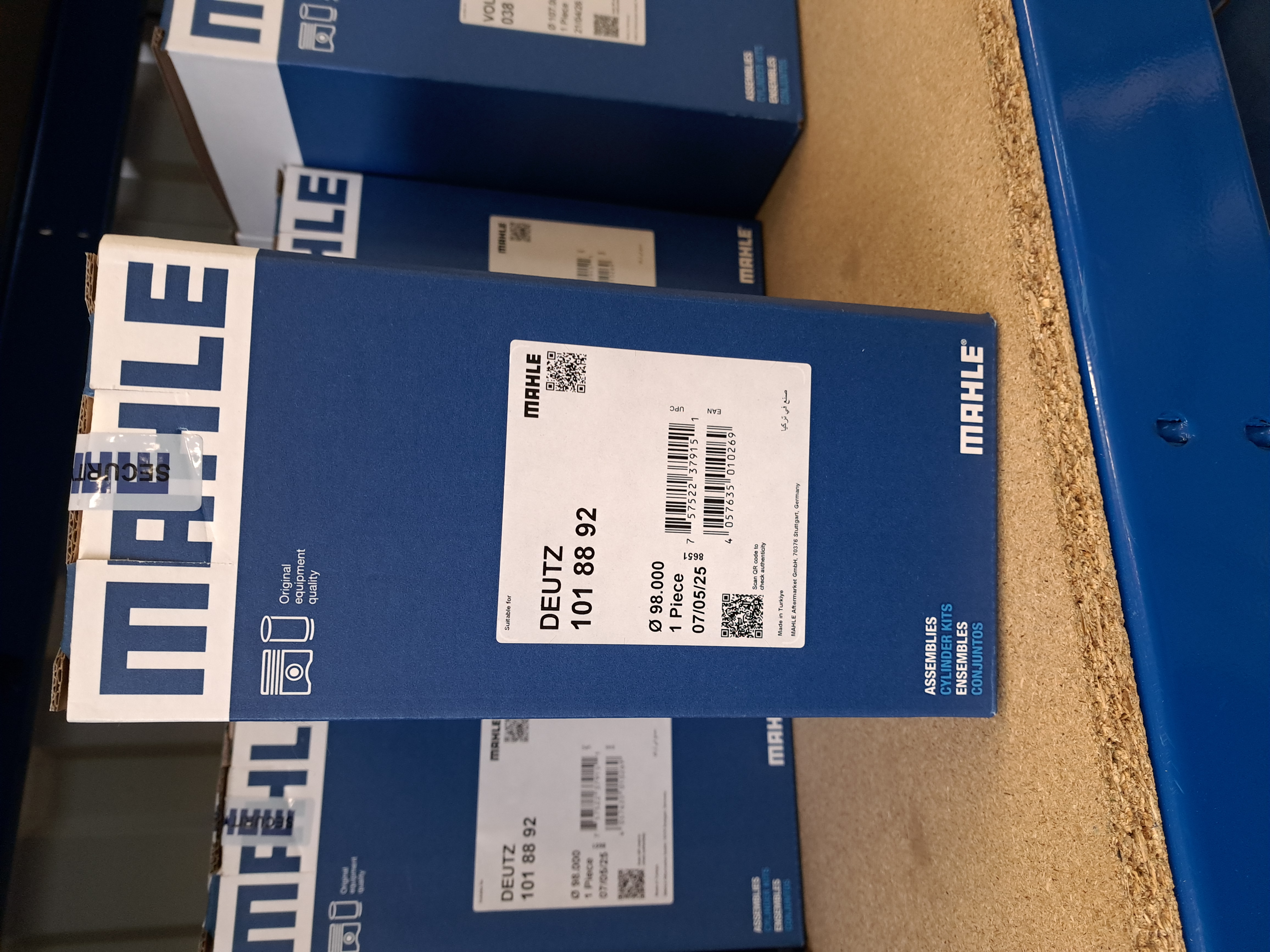 Cylinder liner kit