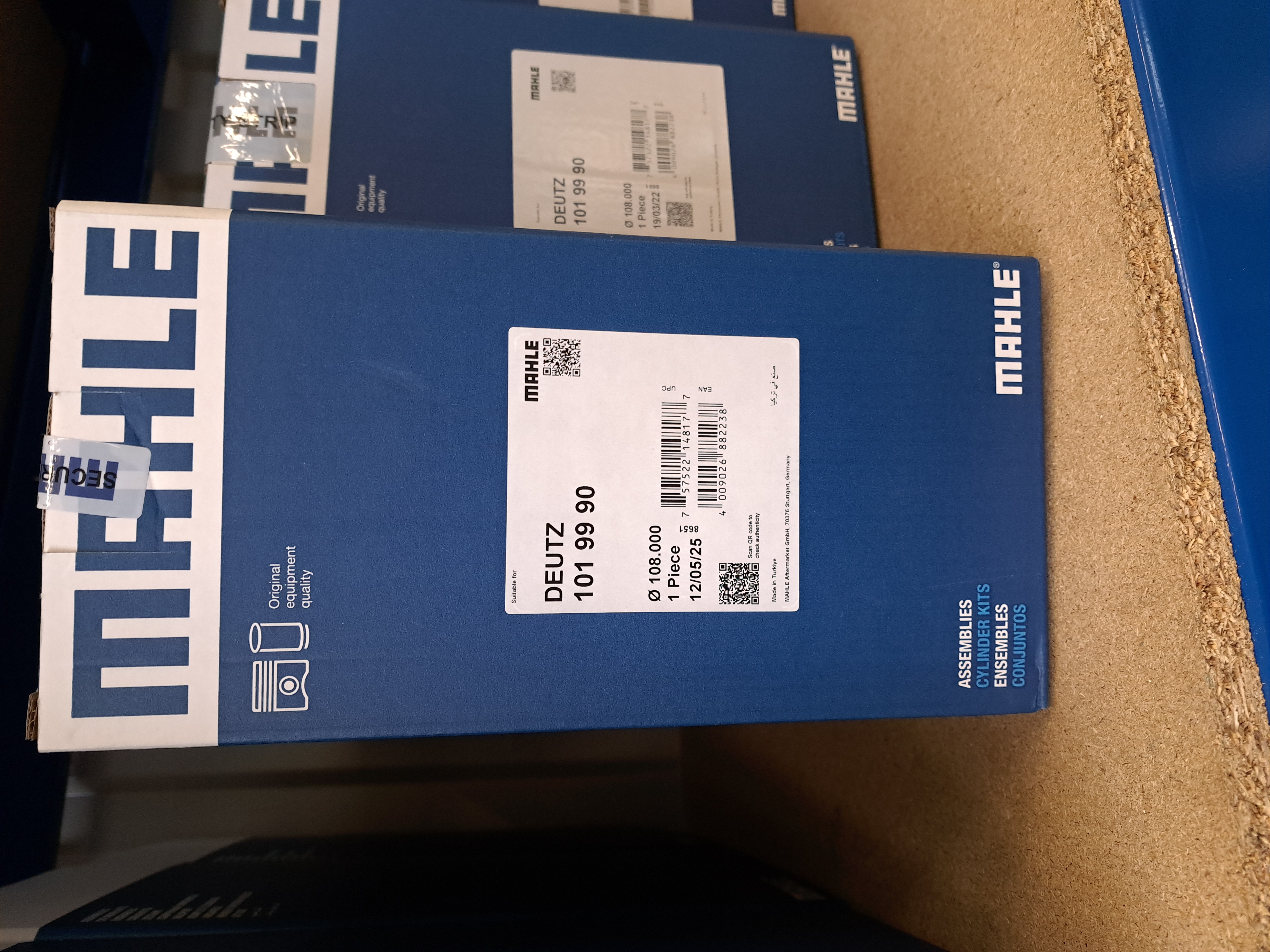 Cylinder liner kit