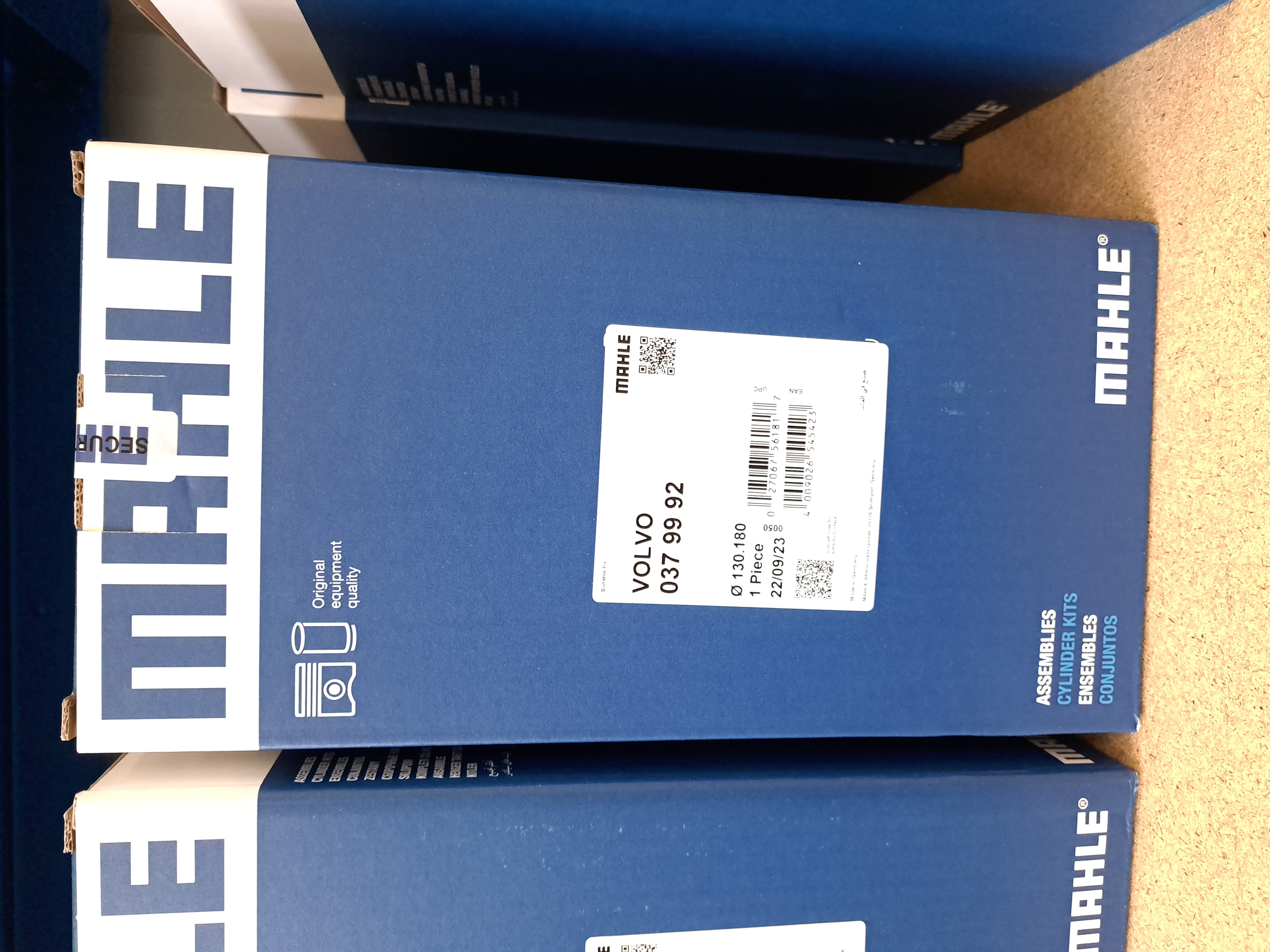 Cylinder liner kit