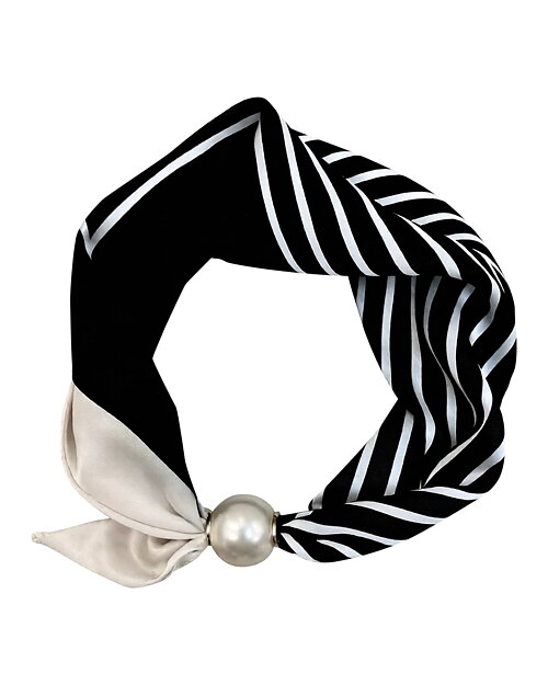 Scarf Chloe med magnet V-mönstrad svart/vit