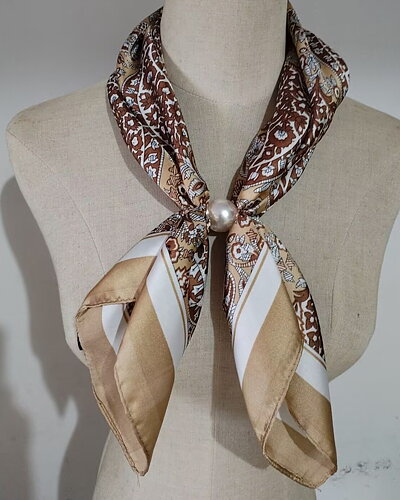 Scarf Aliki med magnet mönstrad brun/beige/vit