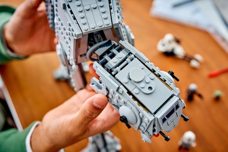 LEGO Star Wars 75454 Imperial Remnant AT-AT™ with INT-4 - 11