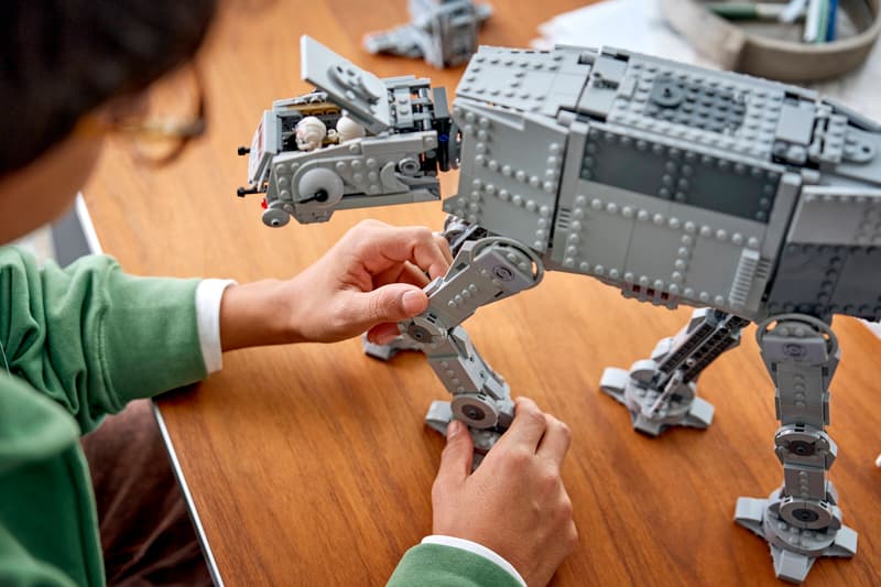 LEGO Star Wars 75454 Imperial Remnant AT-AT™ with INT-4 - 5