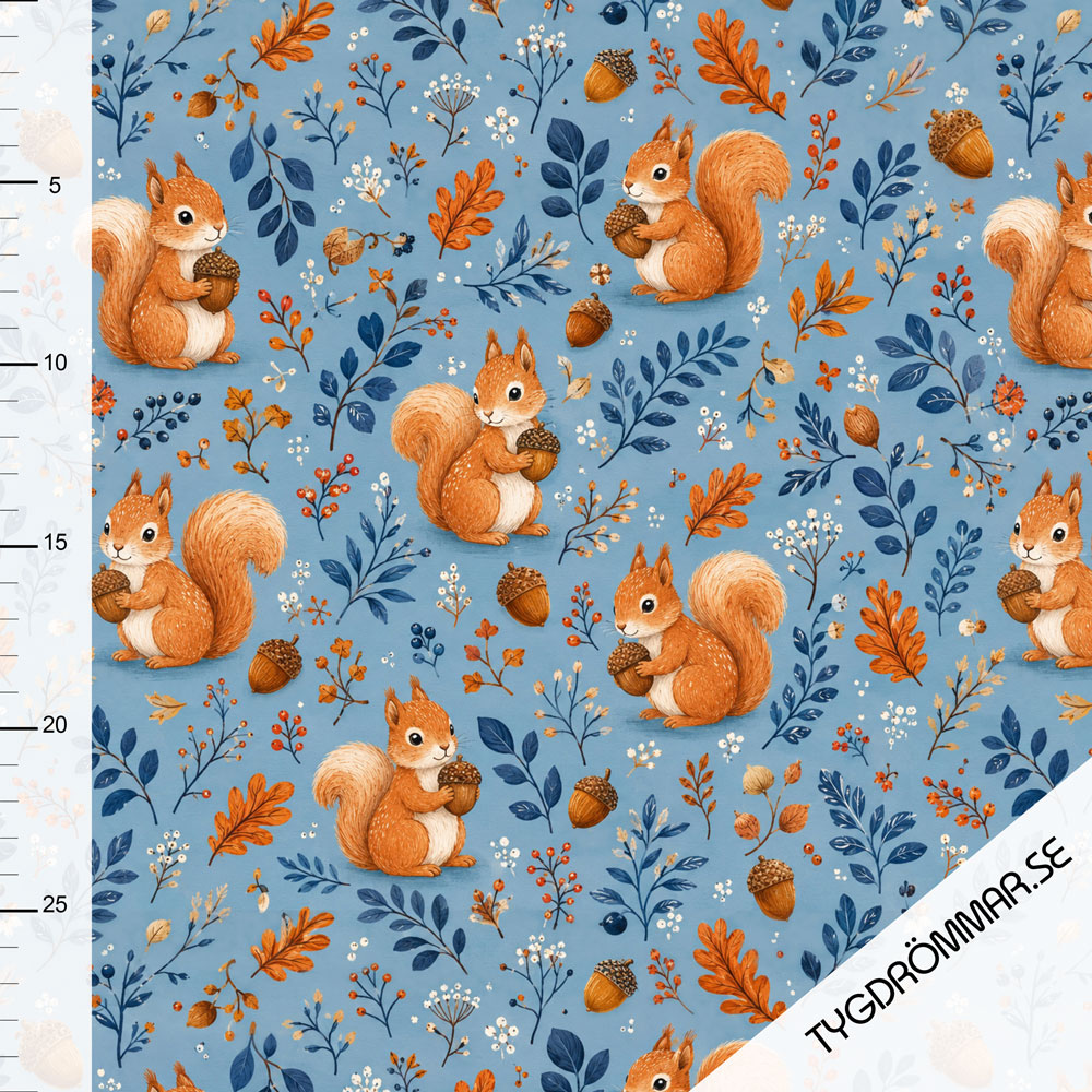 AUTUMN SQUIRREL