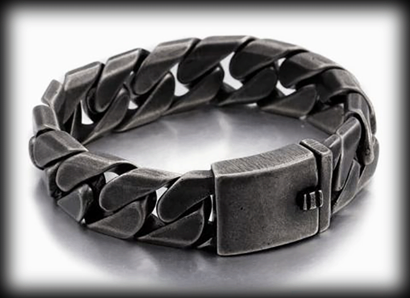 17 mm. Pansarlänk armband i grått stål. 