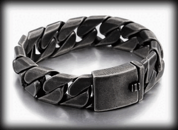 17 mm. Pansarlänk armband i grått stål. 