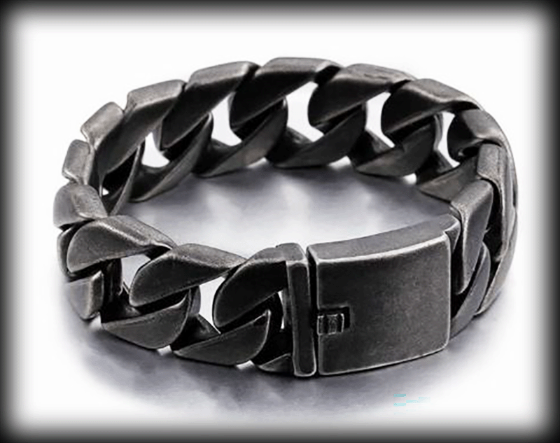 20 mm. Pansarlänk armband i grått stål. 