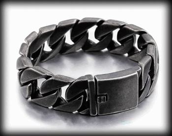 20 mm. Pansarlänk armband i grått stål. 