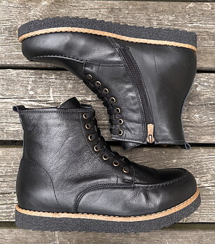  Charlotte of Swedens skinnkängor High Top med gummisula, svart