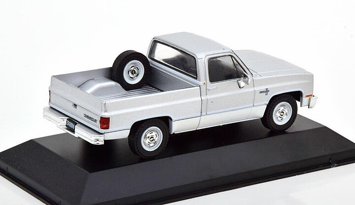 Chevrolet  C-10  Silverado  1986   1:43  Atlas