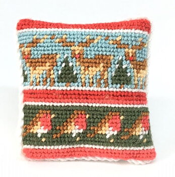 Broderikit kudde:  Vinter jul. 3x3 cm