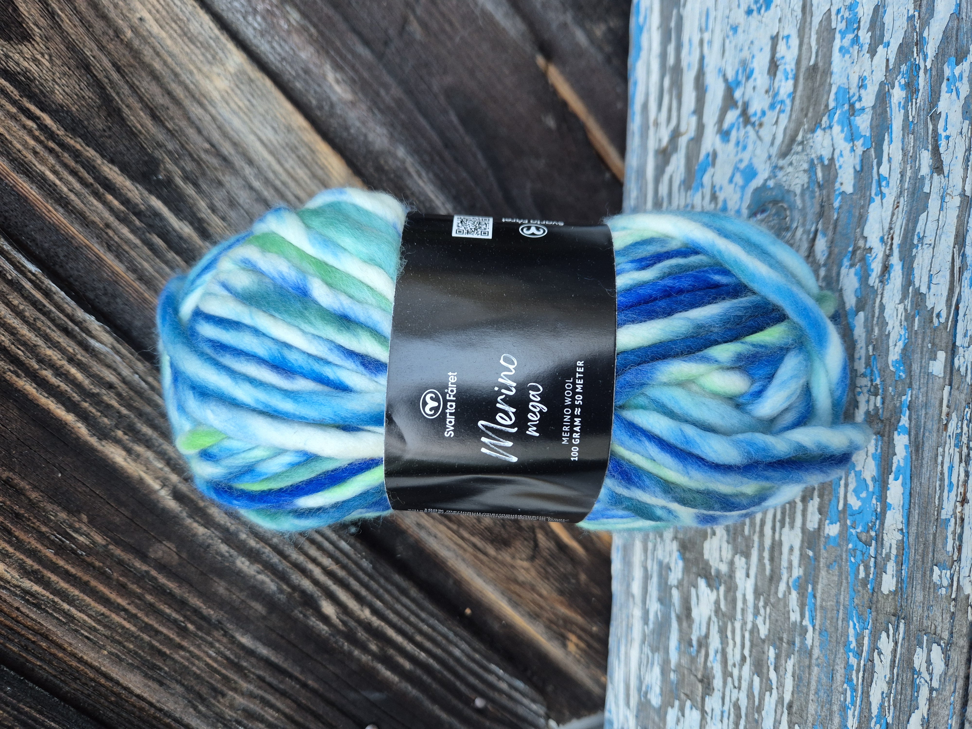 Merino Mega 221404 Blue Lagon 100gr Svarta Fåret