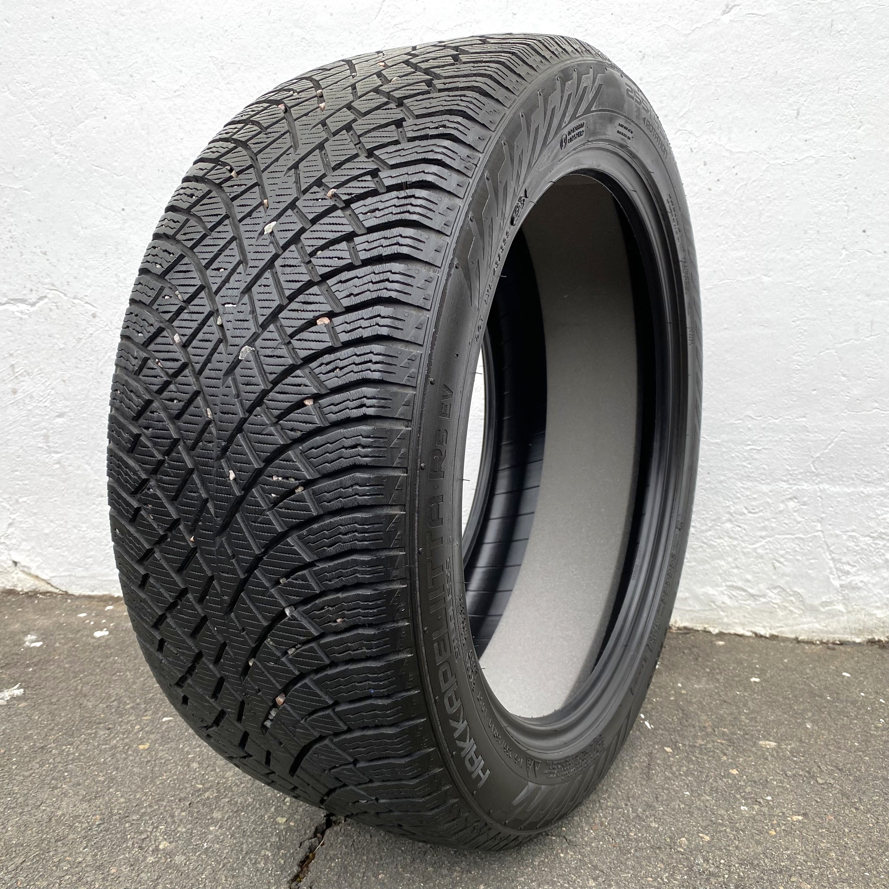 19" BEGAGNAT VINTERDÄCK M+S | 1 st 255/45 R19 104T XL Nokian Hakkapeliitta R5 EV | V48-23 | 6.7 mm | E-5