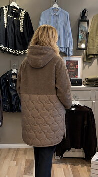 Vila Tone Coat Falcon Ted