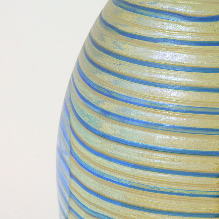 Oiva Toikka (2007) Annual Cloud Tern (Pilvitiira) Glass Egg 12 cm  <with Box>